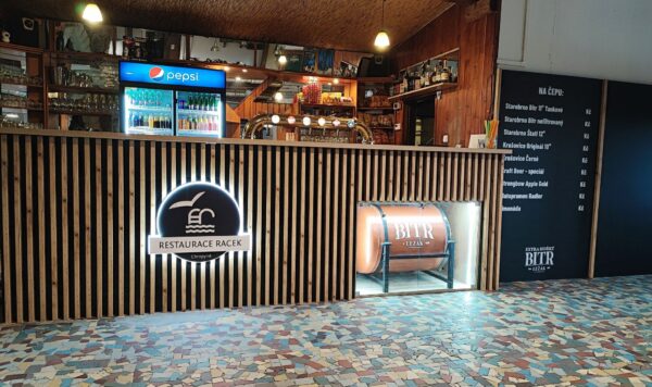 Číšník/Servírka (140–170 Kč čistého/hod + dýška)