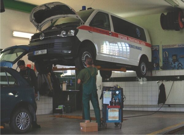 Automechanik (35.000 – 50.000 Kč)